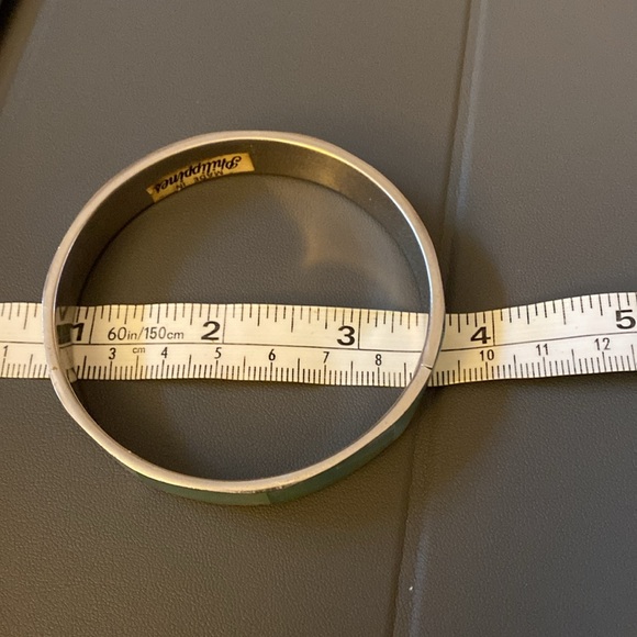 Pretty bracelet in pale blue/green made in Philippines - Picture 5 of 6